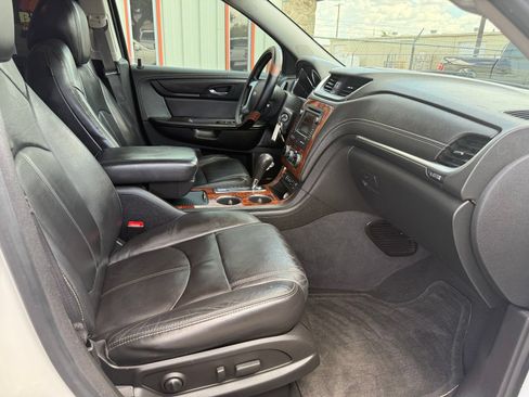 Used 2014 Chevrolet Traverse LT FWD image 13
