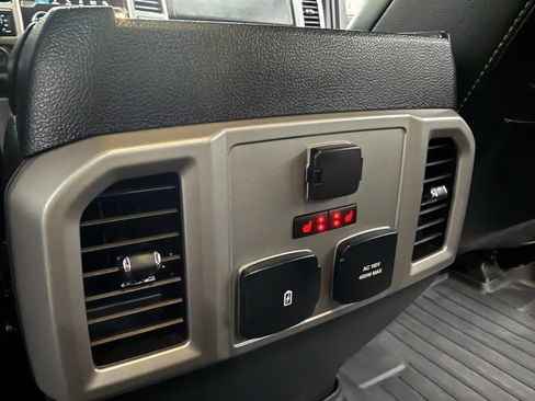 Used 2018 Ford F150 Lariat w/ Equipment Group 502A Luxury image 21