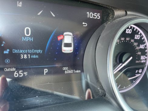 Used 2023 Toyota Camry XLE w/ Cold Weather Package FWD image 29