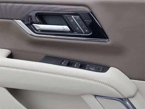 Used 2026 GMC Yukon XL Denali w/ Sun & Power Step Package image 27