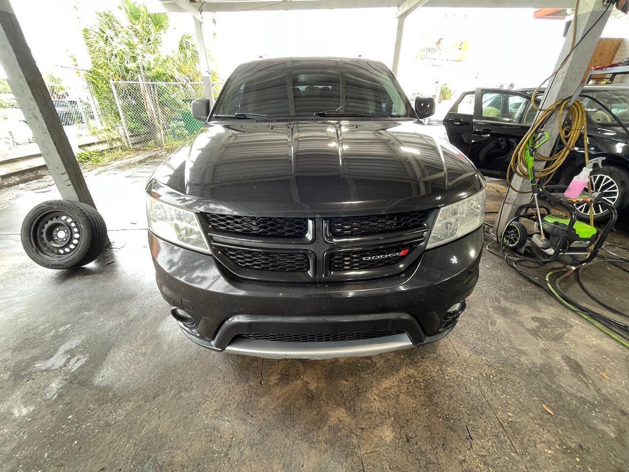 Used 2013 Dodge Journey R/T w/ Flexible Seating Group AWD/4WD image 1
