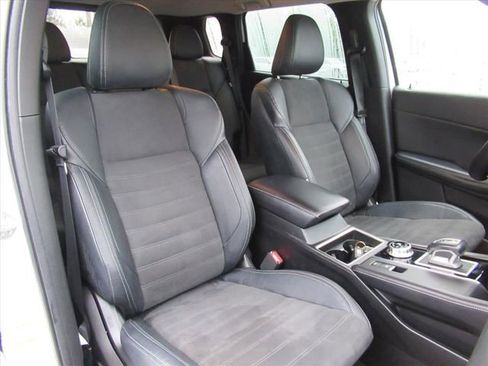 Used 2022 Mitsubishi Outlander SE image 9