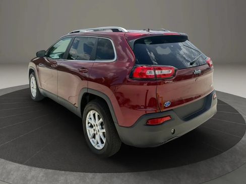 Used 2018 Jeep Cherokee Latitude FWD image 5
