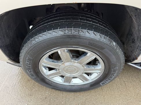 Used 2009 Cadillac Escalade ESV AWD image 11