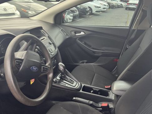 Used 2017 Ford Focus SE image 12