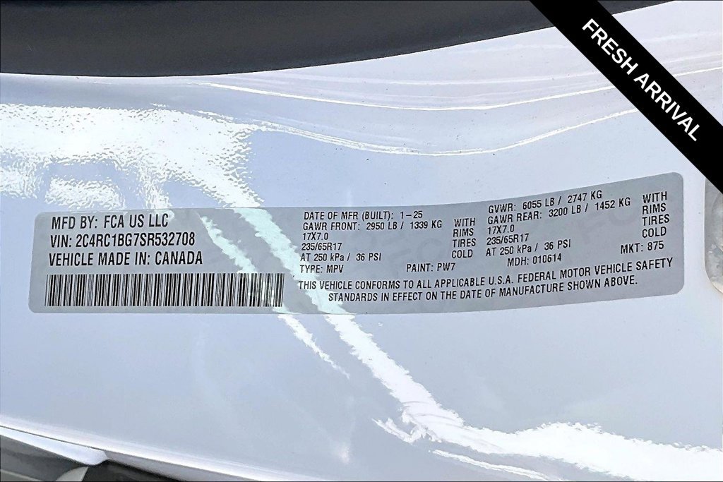 Used 2025 Chrysler Pacifica Select FWD image 17