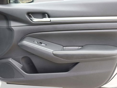 Used 2022 Nissan Altima 2.5 SV image 32