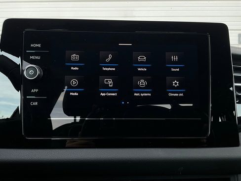 Used 2025 Volkswagen Jetta Sport image 27