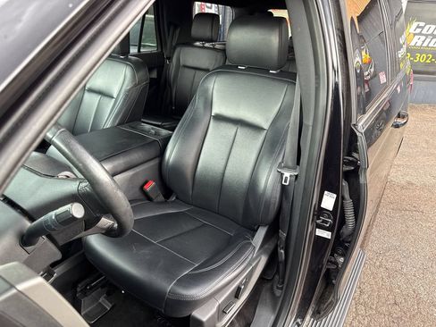 Used 2019 Ford Expedition XLT w/ Equipment Group 201A AWD/4WD image 12