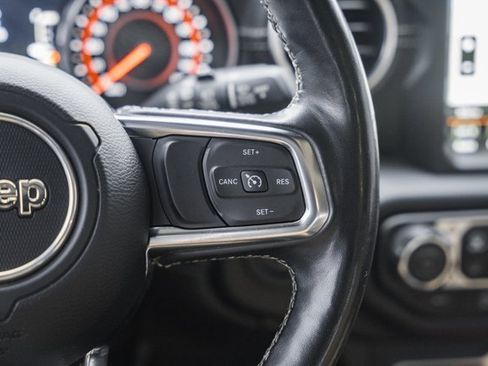 Used 2018 Jeep Wrangler Unlimited Sahara w/ Dual Top Group image 31