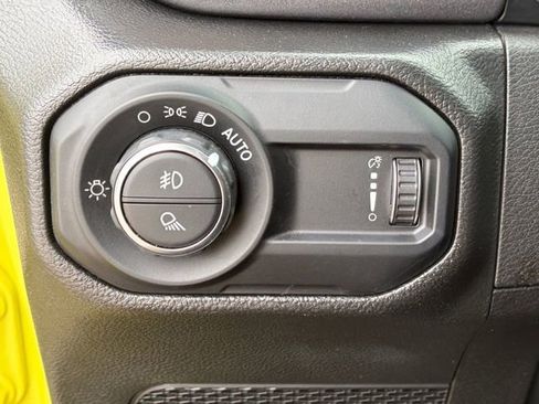 Used 2023 Jeep Gladiator Mojave w/ LED Lighting Group AWD/4WD image 5