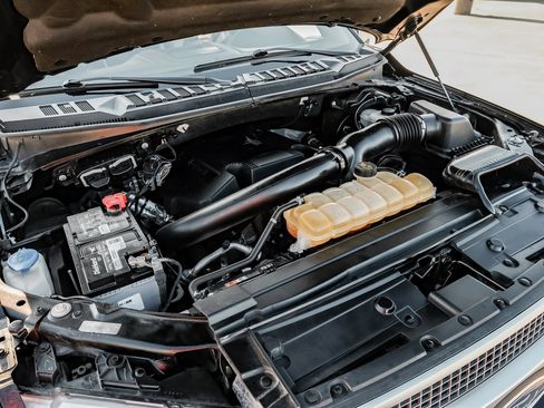 Used 2018 Ford F150 Platinum w/ Equipment Group 701A Luxury image 60