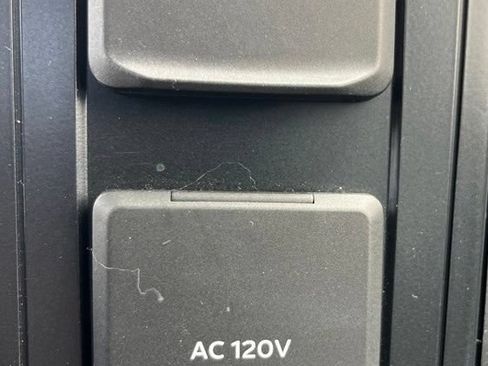 Used 2022 Ford F150 Lariat w/ Equipment Group 502A High AWD/4WD image 23