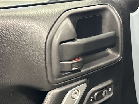 Used 2014 Jeep Wrangler Unlimited Sahara w/ Connectivity Group AWD/4WD image 14