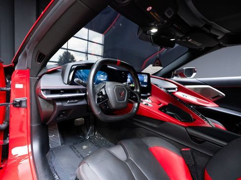 Used 2020 Chevrolet Corvette Stingray Preferred Cpe w/ 2LT Preferred Equipment Group RWD image 32