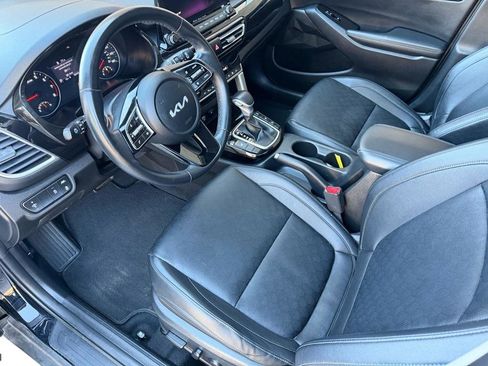 Used 2022 Kia Seltos EX image 12