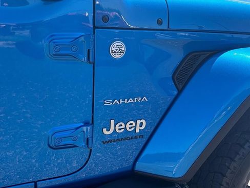 Used 2024 Jeep Wrangler Unlimited Sahara AWD/4WD image 11