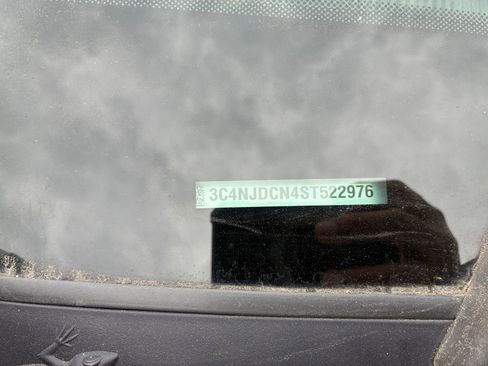 Used 2025 Jeep Compass Limited image 25