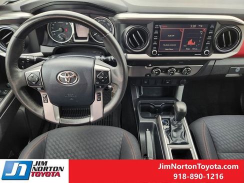 Used 2020 Toyota Tacoma SR5 RWD image 27