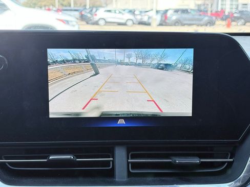 Used 2025 Chevrolet Trax ACTIV w/ Sunroof Package image 10