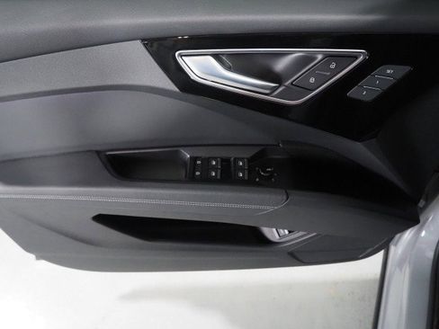 Used 2024 Audi Q4 e-tron Premium Plus w/ Premium Plus image 50