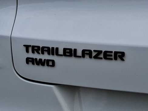 Used 2021 Chevrolet TrailBlazer RS w/ Sun and Liftgate Package AWD/4WD image 30