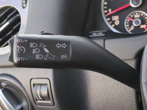 Used 2017 Volkswagen Tiguan Limited image 25