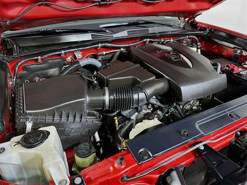 Used 2017 Toyota Tacoma TRD Sport image 26