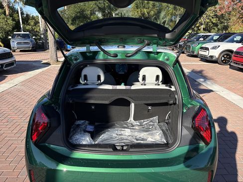 Used 2026 MINI Cooper 2-Door Hardtop FWD image 17