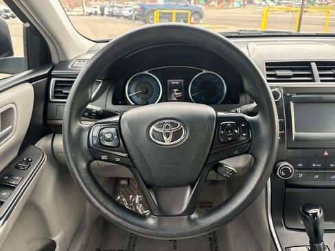 Used 2017 Toyota Camry LE image 14