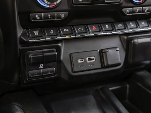 Used 2022 GMC Sierra 3500 Denali w/ Denali Black Diamond Edition image 37