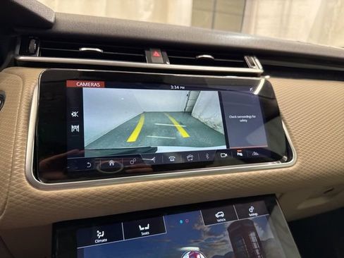 Used 2018 Land Rover Range Rover Velar S AWD/4WD image 27