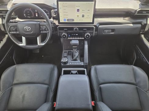 Used 2025 Toyota 4Runner Limited AWD/4WD image 23