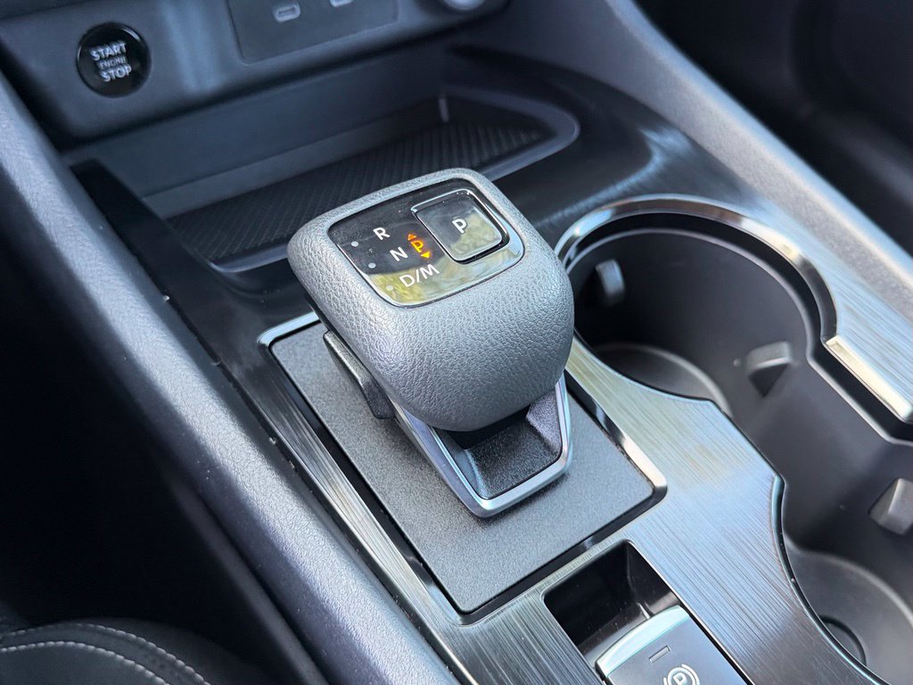 Certified 2025 Nissan Rogue SV FWD image 18