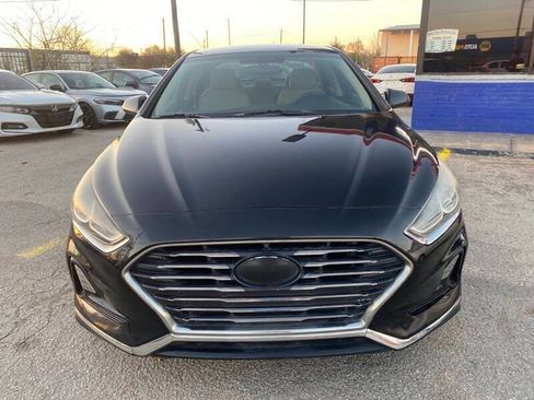 Used 2018 Hyundai Sonata SE FWD image 2