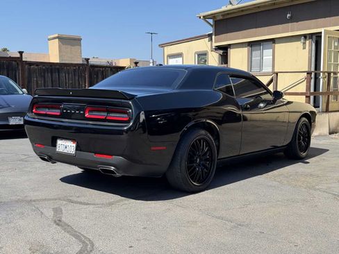 Used 2020 Dodge Challenger SXT RWD image 13