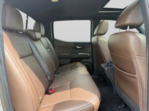 Used 2020 Toyota Tacoma Limited image 32