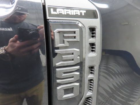 Used 2024 Ford F350 Lariat w/ Black Appearance Package image 57