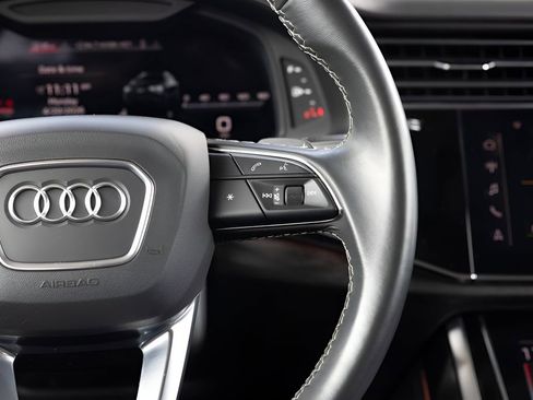 Used 2023 Audi Q8 Premium Plus AWD/4WD image 32