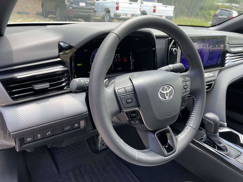 Used 2025 Toyota Camry SE w/ Multimedia Upgrade Package FWD image 7