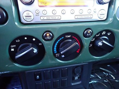 Used 2014 Toyota FJ Cruiser 4WD w/ Convenience Package image 20