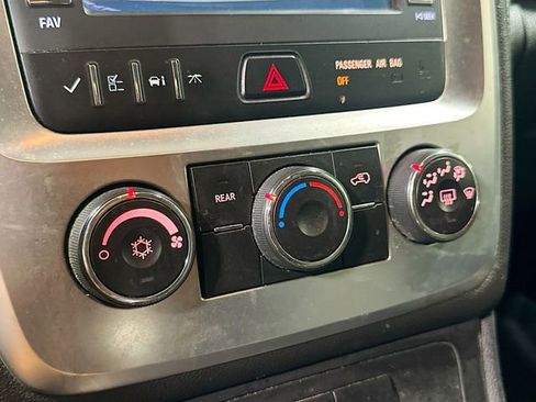 Used 2014 GMC Acadia SLE image 15