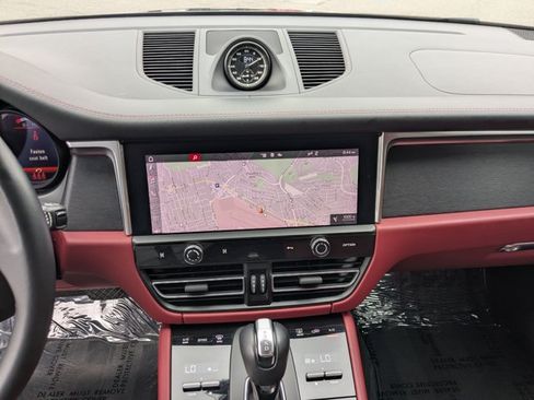 Used 2022 Porsche Macan GTS AWD/4WD image 13