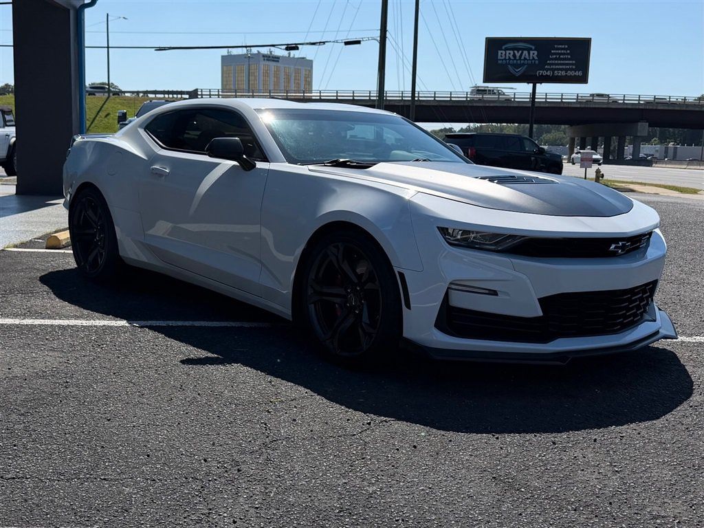 Used 2020 Chevrolet Camaro SS RWD image 10