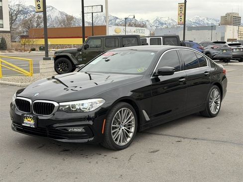 Used 2018 BMW 530i xDrive image 3