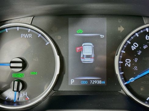 Certified 2022 Toyota RAV4 XLE w/ Convenience Package AWD/4WD image 9