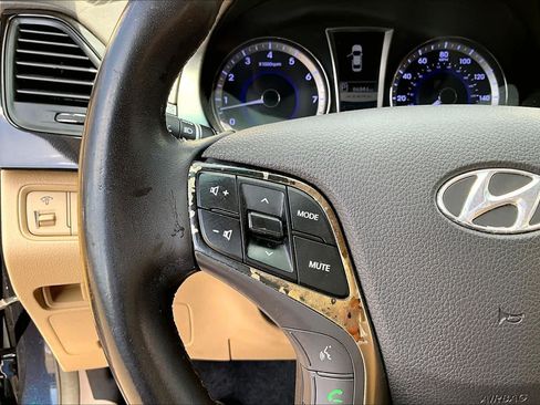 Used 2013 Hyundai Azera FWD image 24