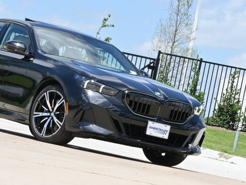 Used 2026 BMW 540i xDrive w/ M Sport Package AWD/4WD image 36
