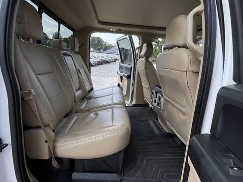 Used 2017 Ford F250 Lariat w/ Lariat Ultimate Package AWD/4WD image 28