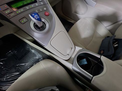 Used 2015 Toyota Prius Two image 25